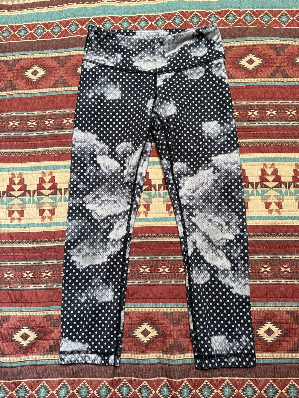 lululemon athletica Black Cloud & White Polka Dot Capris size 4